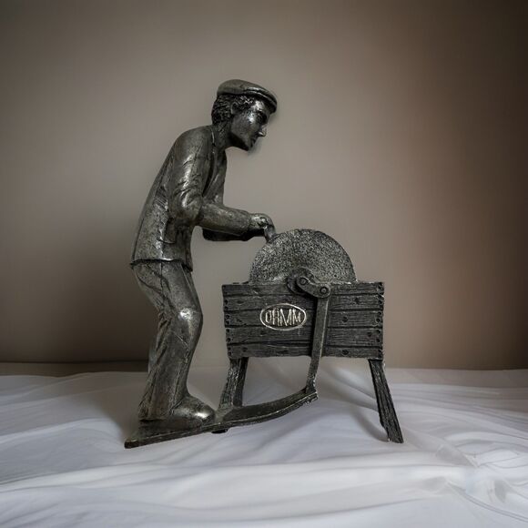 Vintage Daalderop Pewter Dutch Scissor Grinder Figurine MADE IN HOLLAND - Picture 1 of 5